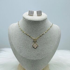 The Florals Bundle Set - Necklace & Chloe Studs Bundle